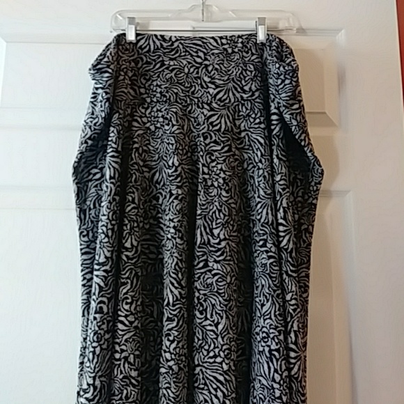 Dressbarn Skirt - Picture 2 of 5